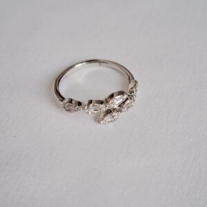 Anel em Ródio com Zircônias Cravejadas