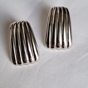 Brinco com Textura em Ródio