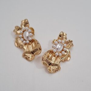 Brinco Flor com Pérolas Dourado